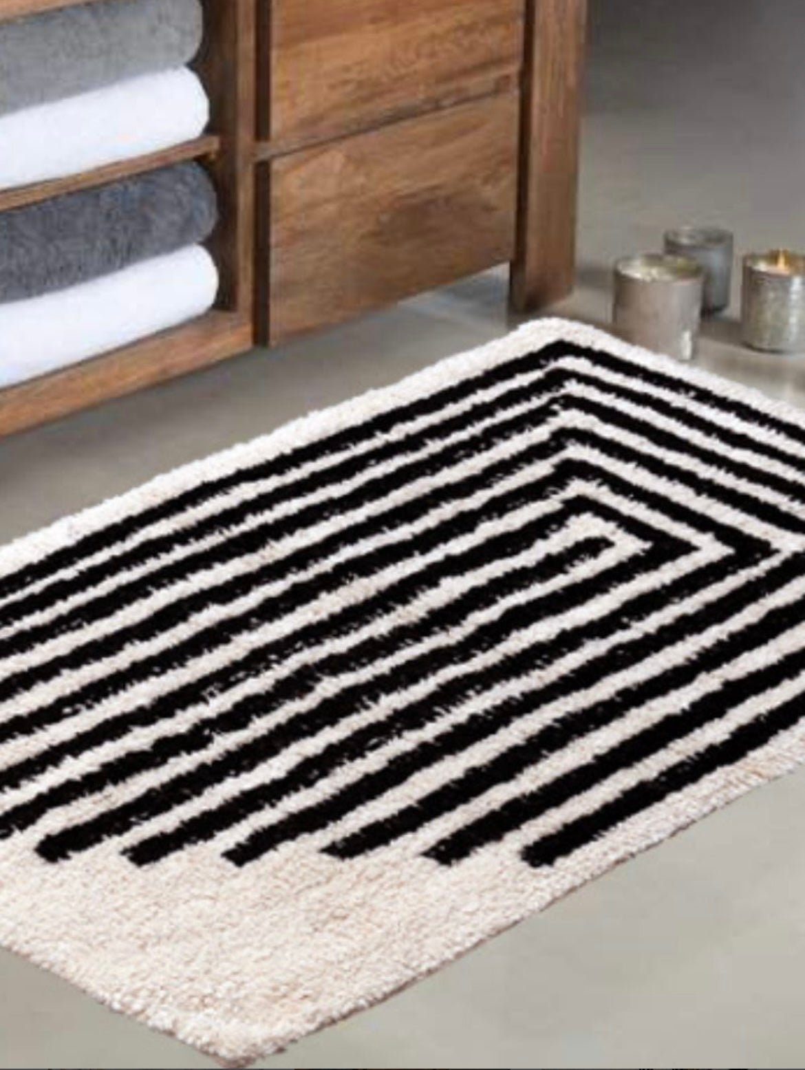 Black Geometric Bathroom mat - HomeDukaan
